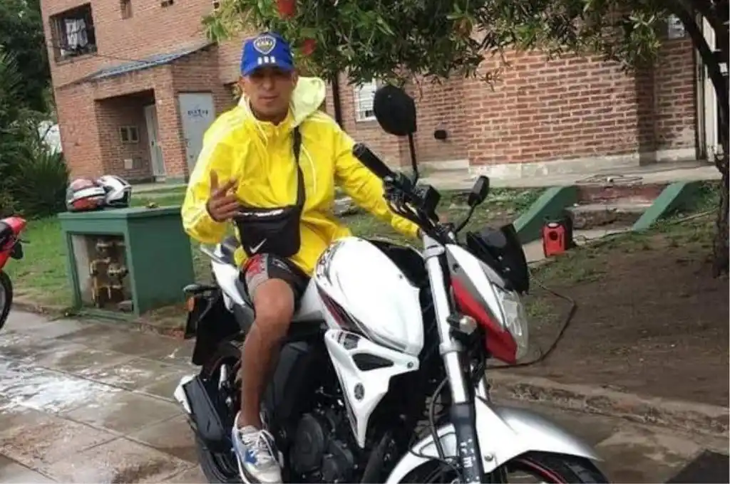 Mauro Belano, a quien también le robaron su moto.