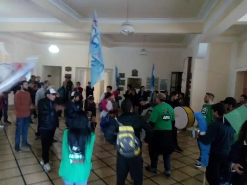 Empleados de la sala de juegos se niegan a ser relocalizados