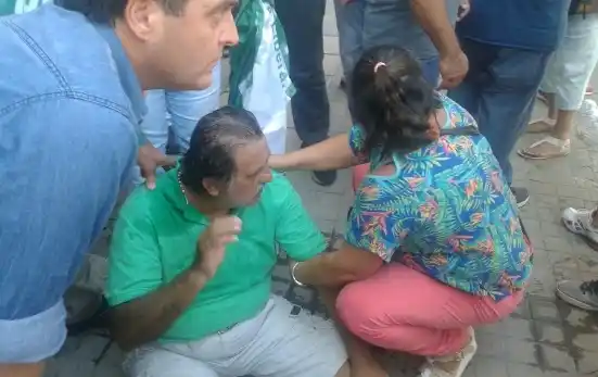 La masiva marcha de ATE en Paraná terminó a las trompadas  