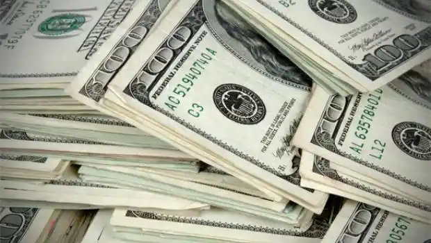 Dólar: Blue cae fuertemente a $10,60 y oficial sube a $7,89