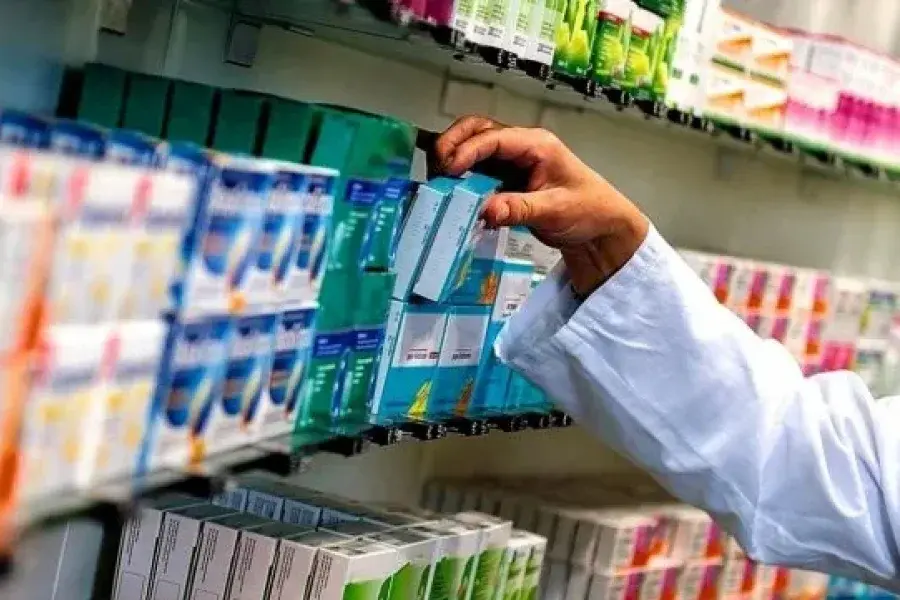 Farmacéuticos y bioquímicos acordaron un piso salarial de 1.550.000 pesos desde junio