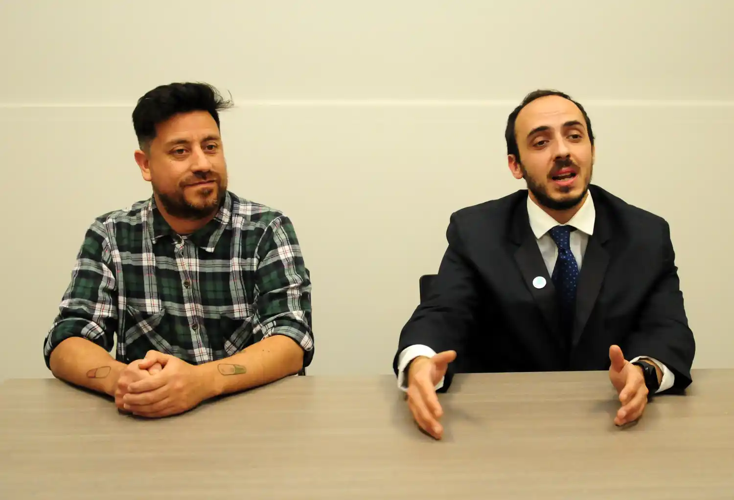 Alejandro Olariaga, presidente de Músicos independientes de Tandil organizados y Ezequiel González Godoy, delegado del ministerio de trabajo de la provincia de Buenos Aires, brindaron detalles del objetivo de la actividad.