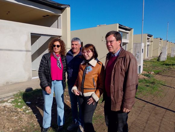 Chalde y Batakis recorrieron las viviendas sorteadas en Dorrego