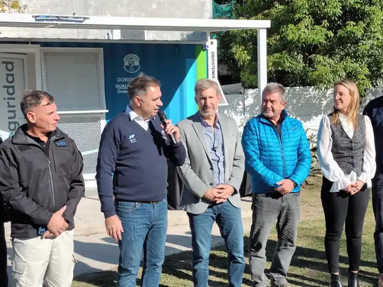 El gobernador Rogelio Frigerio inauguró una Oficina Urbana de Seguridad en el barrio 348