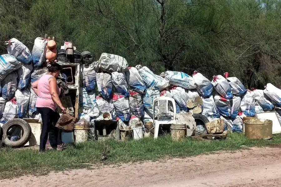 Ríos limpios: una nueva acción de vecinos solidarios en la región