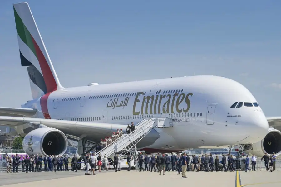 FOTOS | Un avión voló alrededor de 14 horas con un agujero en el fuselaje