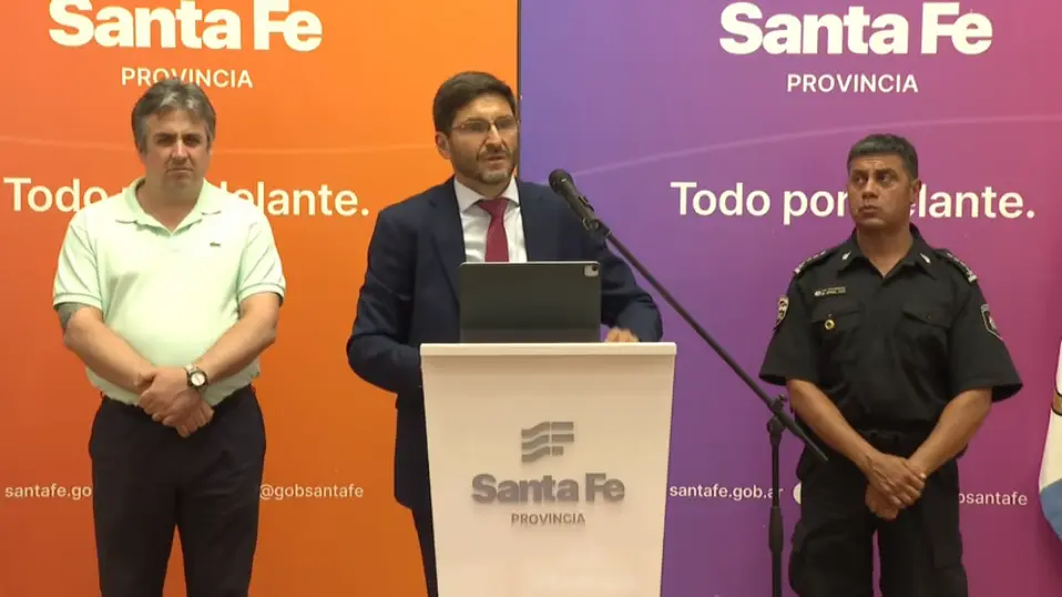 Pullaro anunció medidas para tratar de destrabar las protestas policiales en Rosario