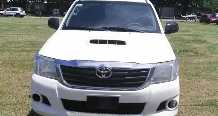 Robaron otra camioneta en la vía pública