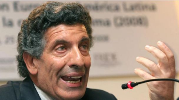 "Chacho" Álvarez fue nombrado embajador de Perú