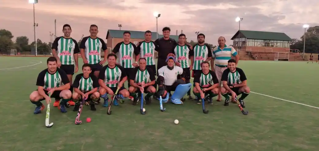 Hockey: jugadores locales en un amistoso en Buenos Aires