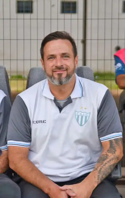 Cristian Lonardi, el candidato por la oposición.