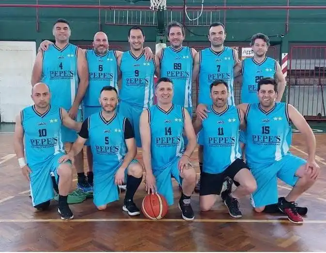El equipo de Pepe's Heladería Artesanal, número uno en la fase regular del Premaxi.