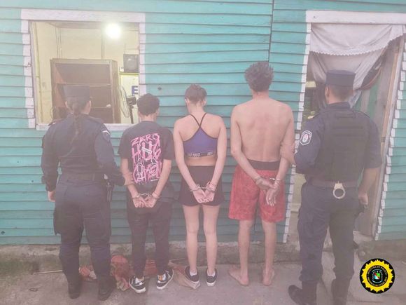 Tres detenidos por hurto y tenencia de estupefacientes