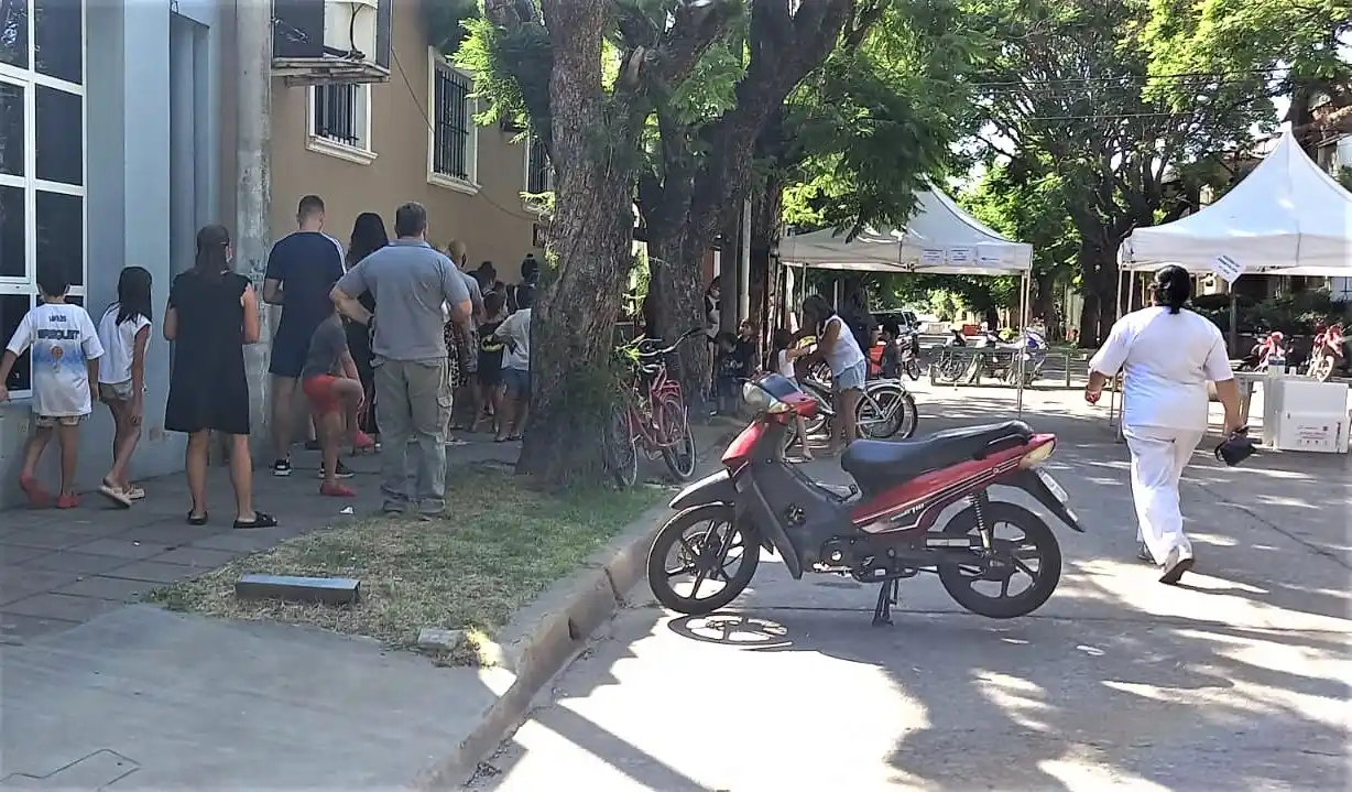 Vacunación: anunciaron dosis de refuerzo libre para embarazadas y personal de seguridad