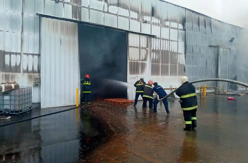 Urgente: importante incendio en Pepsico