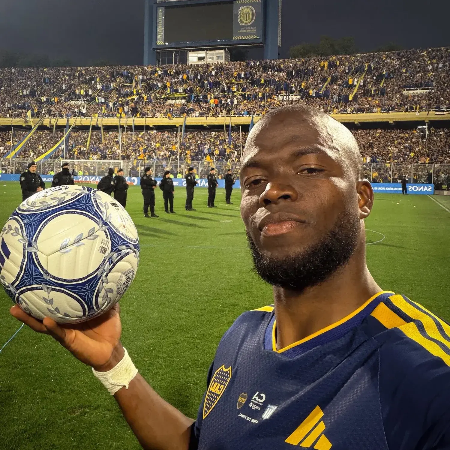 Boca le remontó a Racing en la última jugada y clasificó las semifinales de la Copa Argentina