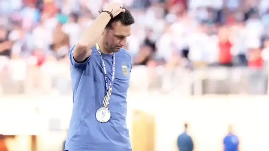 Scaloni rompió en llanto y dejó abierta la puerta sobre una posible salida de la Selección Argentina