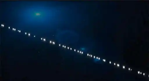 Puntos brillantes en el cielo nocturno gualeyo