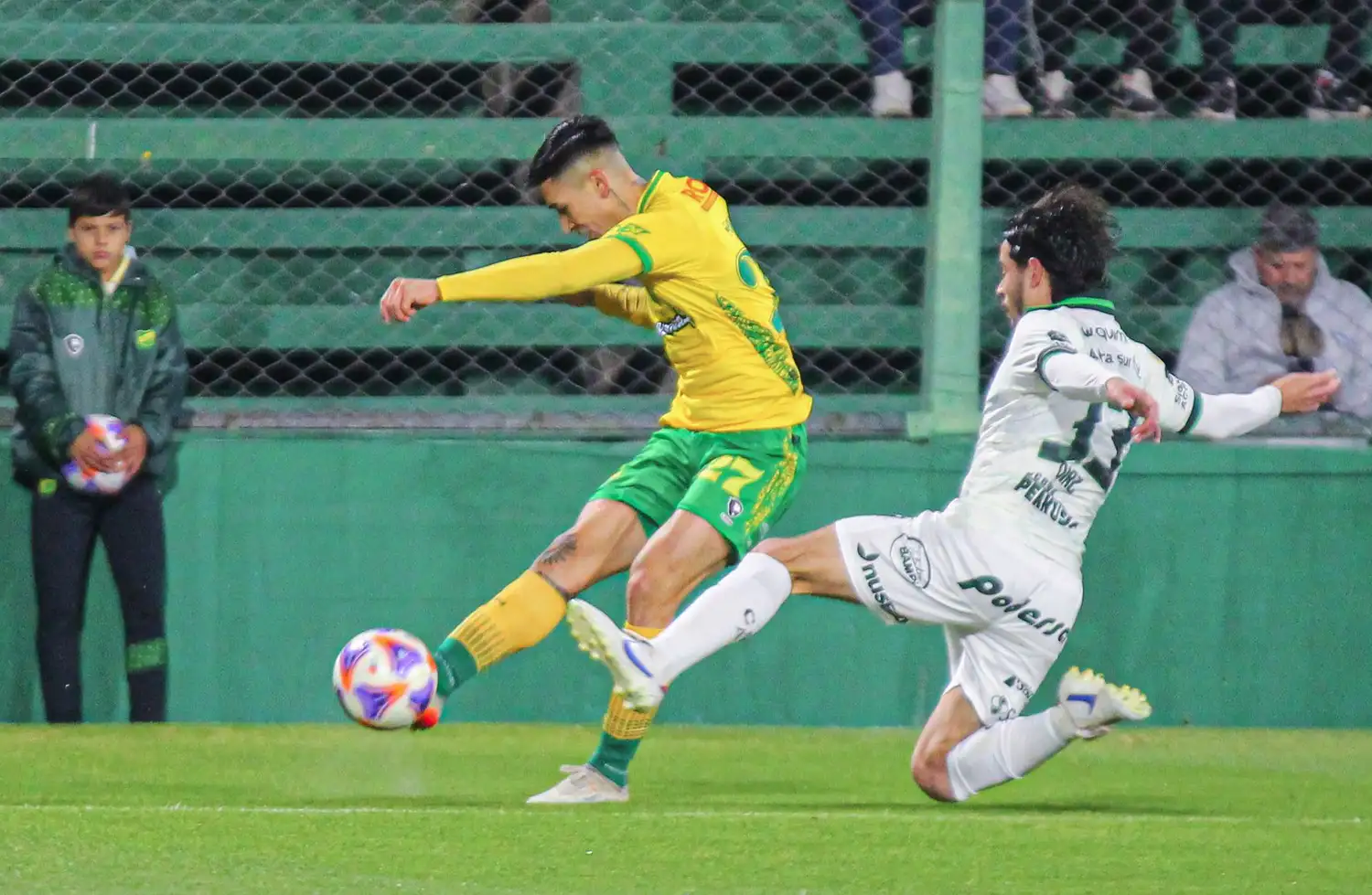 Defensa fue demasiado para Sarmiento.
