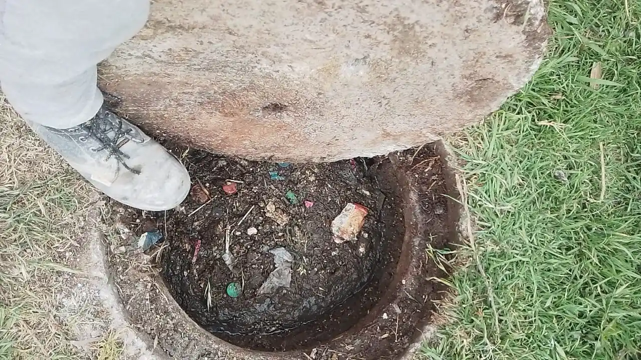 Villa Igoillo: cloacas tapadas desde hace 3 semanas