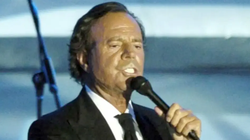 La Fiscalía española archivó la denuncia contra Julio Iglesias tras las acusaciones de agresión sexual