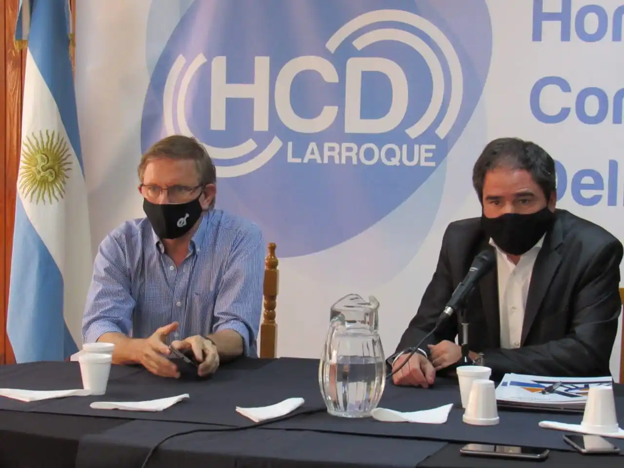 Larroque: el ministro Bahillo firmó distintos convenios con empresarios locales