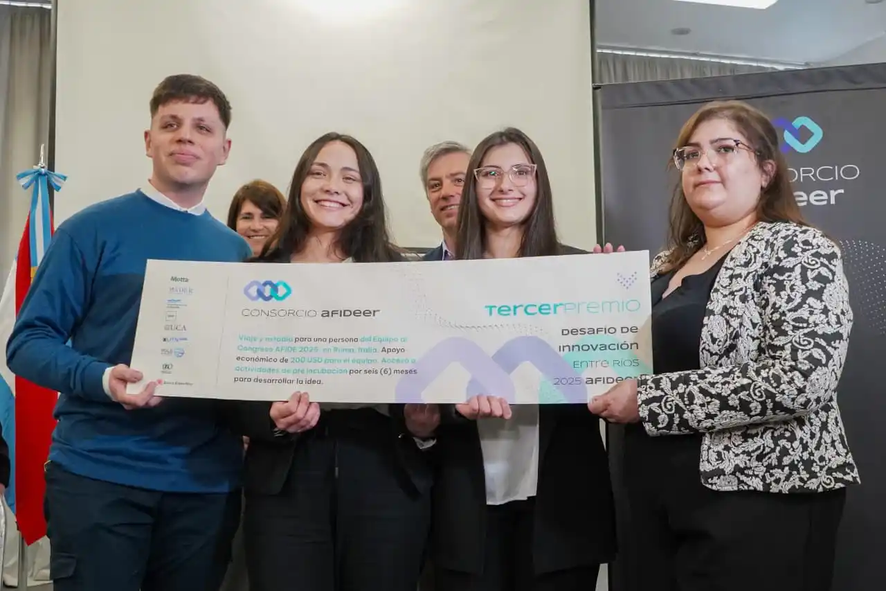 Jóvenes presentaron soluciones innovadoras en la Jornada Final del Desafío de Innovación Entre Ríos 2025