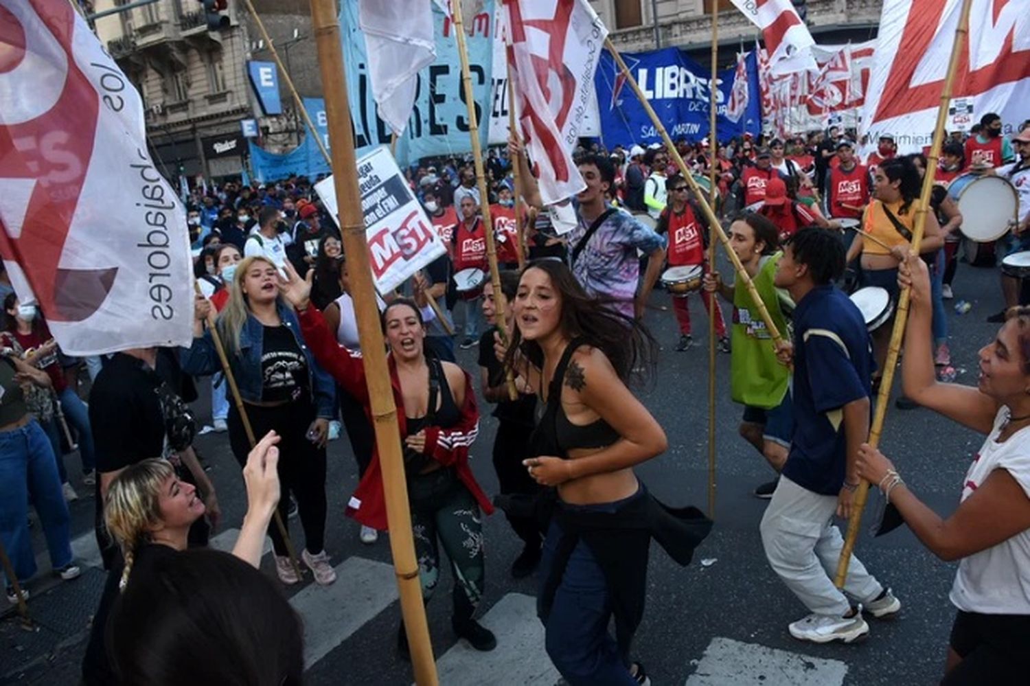 Planes sociales: qué obligaciones deben cumplirse y en qué casos se los puede suspender o quitar