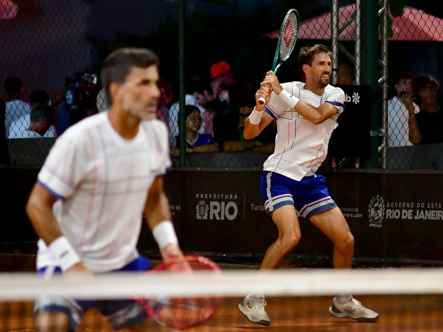 Rápida eliminación para González y Molteni.