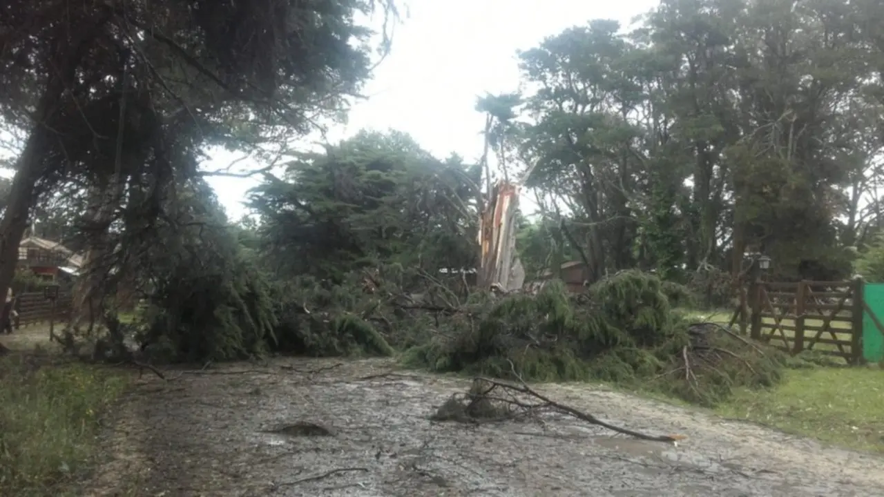Una tromba marina causó destrozos en Santa Clara del Mar