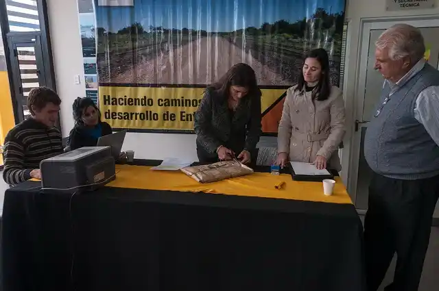 Ofertas para construir 12 puentes sobre la ruta 20 