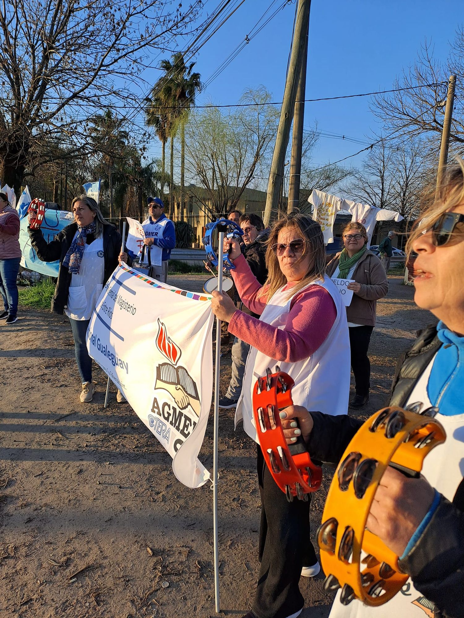 Agmer realizó volanteada para manifestar sus reclamos