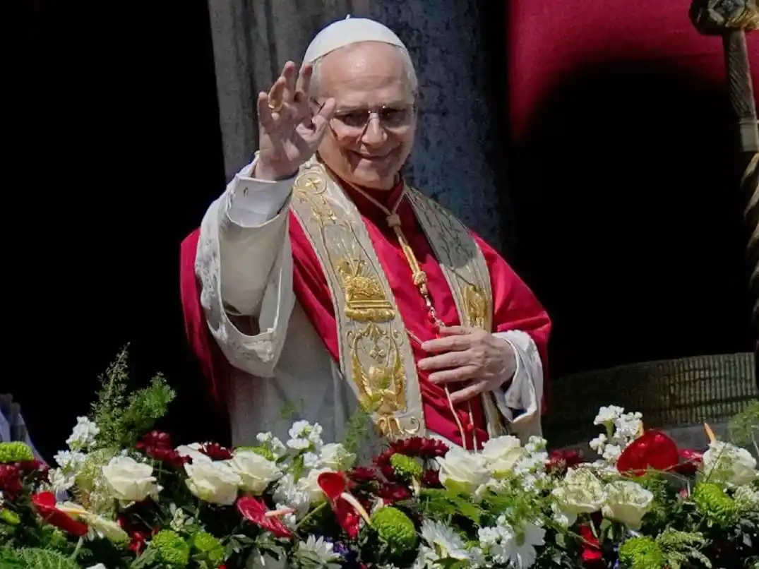 León XIV celebró su primera misa de Pascua como papa con una fuerte advertencia, en plena Guerra en Medio Oriente. (Foto: AP - Alessandra Tarantino)