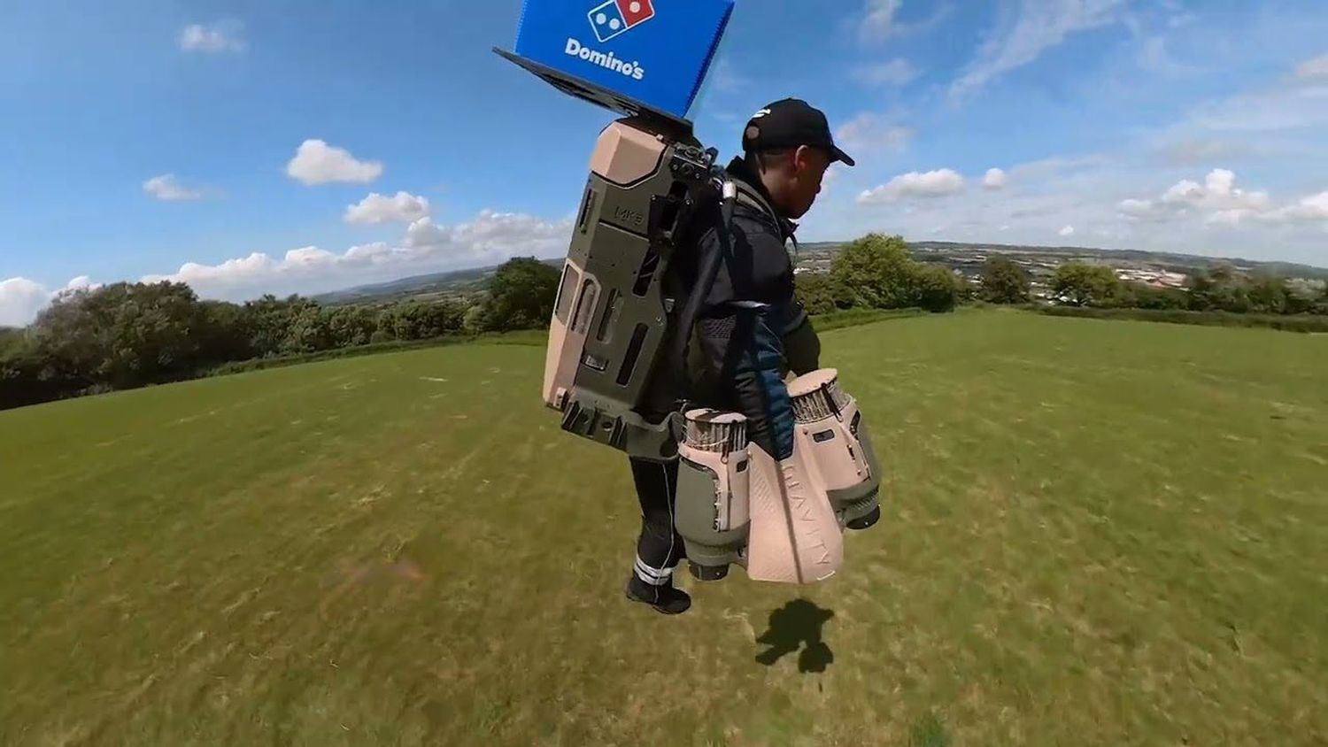 VOLANDO reparten pizzas (+ Video)