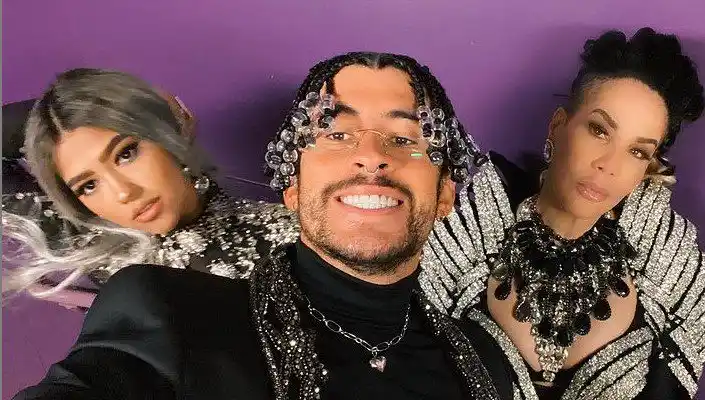 Bad Bunny hará película con Brad Pitt