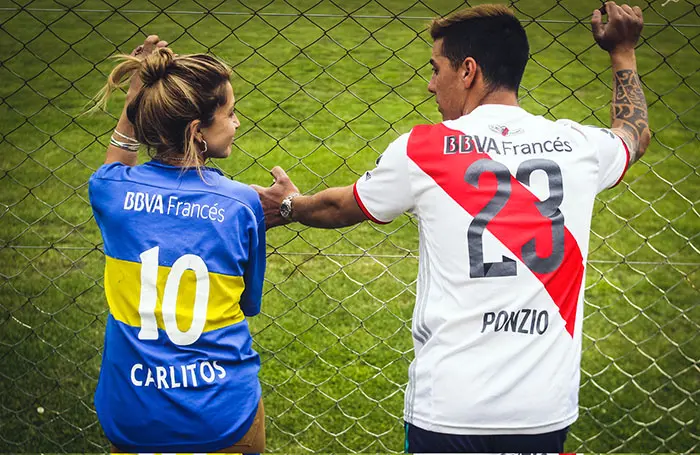 ¿Disfrutar del partido con amigos o en soledad?