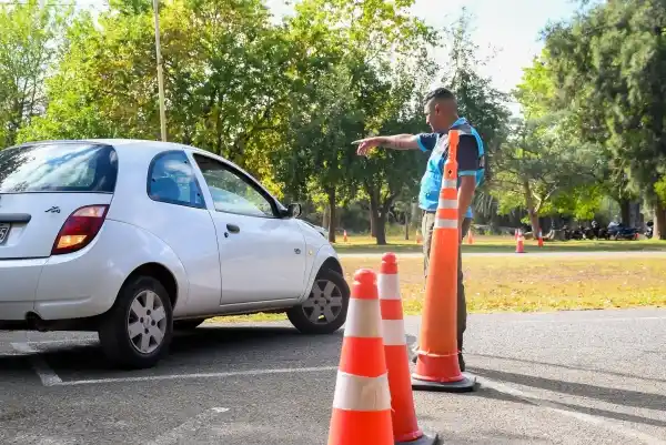 Implementación de un cronograma especial para renovación de licencias de conducir para mayores de 70 años en Chascomús