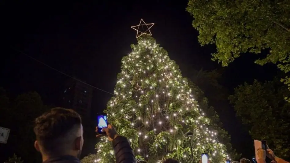 Celebración Navideña en Plaza San Martín: Encendido del Árbol y Espectáculos en Vivo