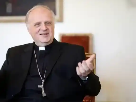 Llega al país el nuevo embajador del Vaticano y crece la expectativa por una visita del papa León XIV