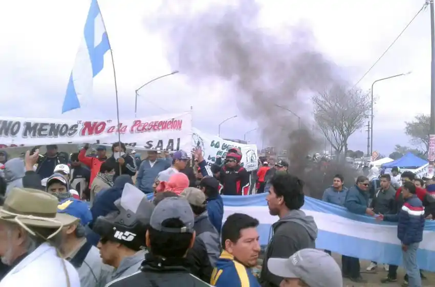 La policía reprimió el corte de los trabajadores de Ledesma
