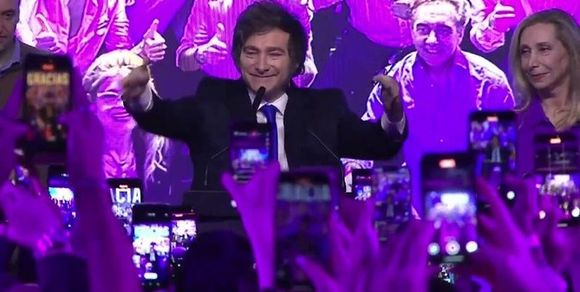 Milei exultante por el triunfo libertario en todo el país: "El pueblo ha decidido dejar atrás 100 años de decadencia"