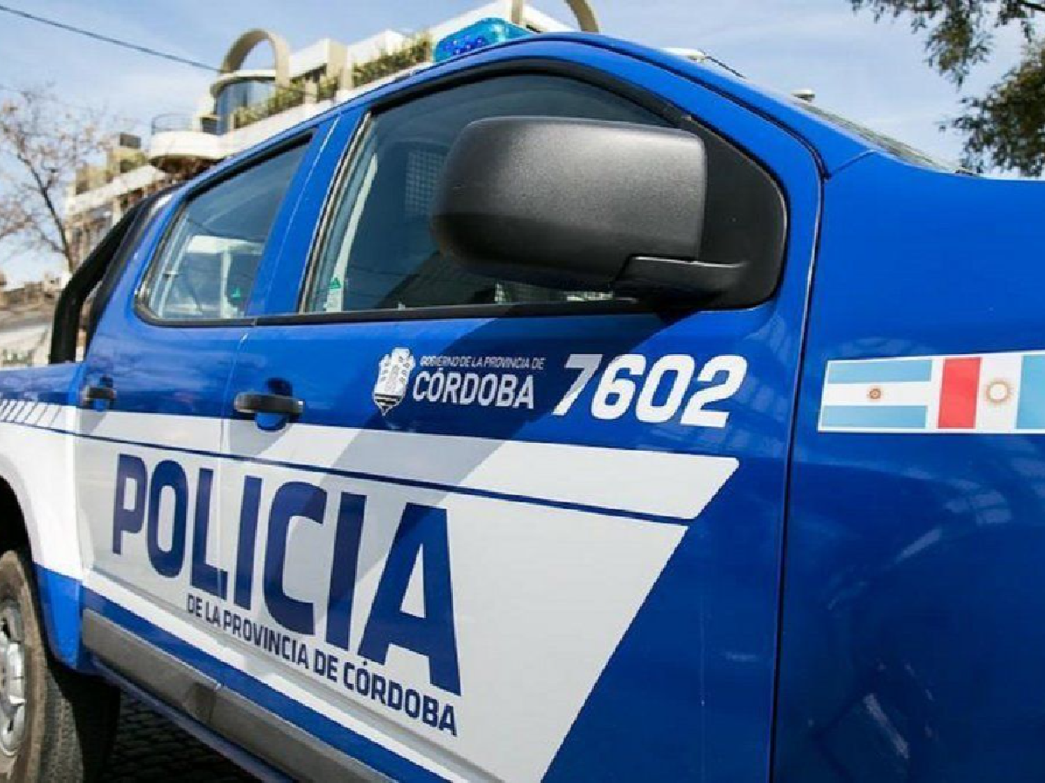 Arroyito: hallaron a un hombre sin vida y dos mujeres heridas