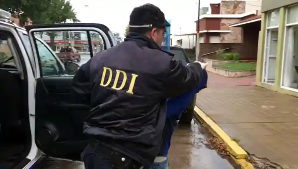 Individuo evadió restricción de acercamiento y amenazó a su ex