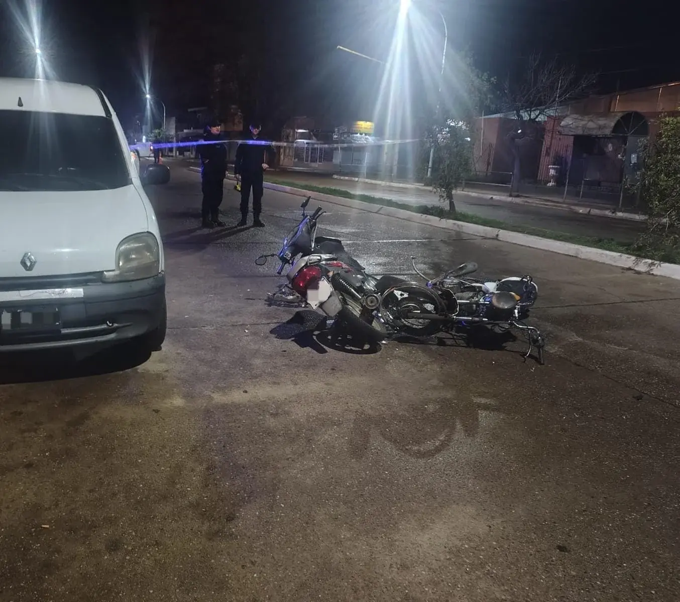 Choque frontal entre dos motocicletas: uno de los rodados circulaba en contramano