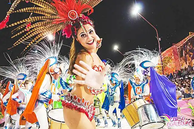 Culminan esta noche los corsos oficiales 2016
