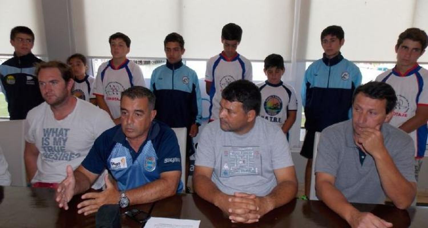 Primeras competencias de la Asociación de Canotaje