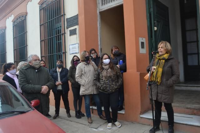 Abrazo simbólico al Hogar de Niñas