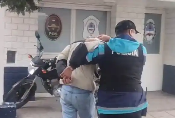 Un joven con prontuario fue detenido en el barrio General San Martín