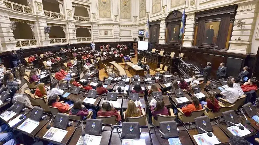 Con la media sanción de la Ley Ema, comienza a ponerse un freno a la violencia digital.