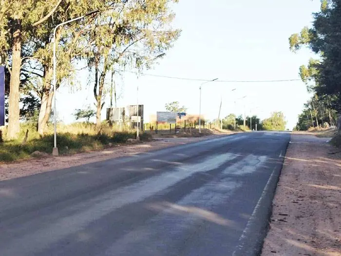 Amplían la red de alumbrado público en el segundo acceso